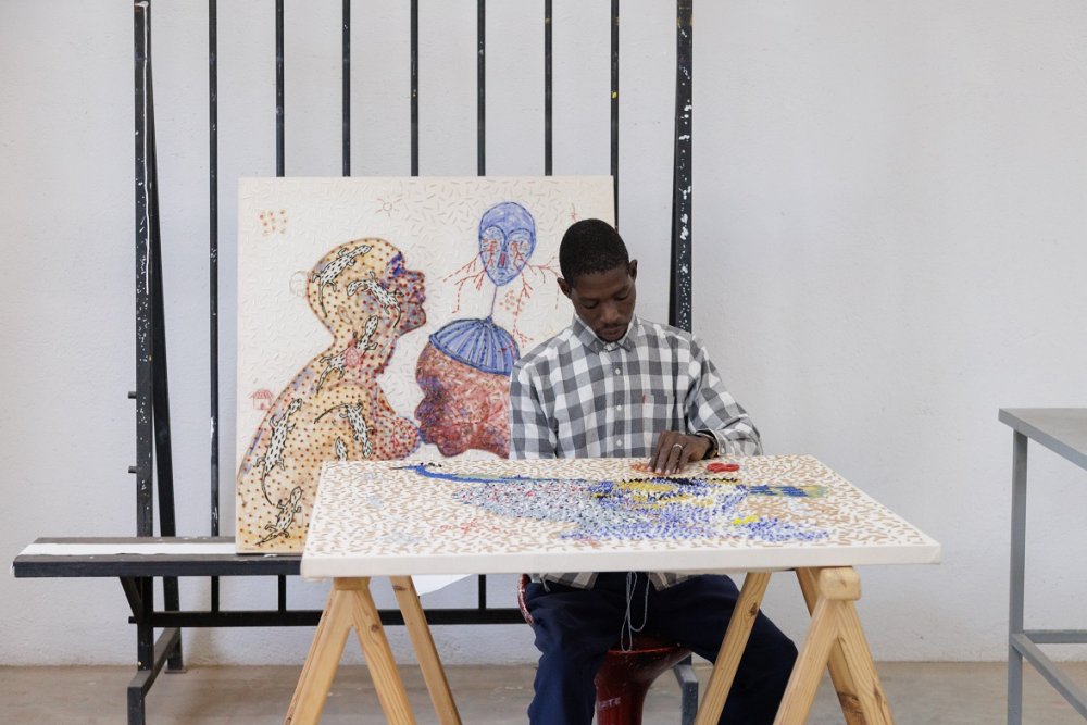 ibrahim-ballo,-du-mali-au-maroc,-le-fil-comme-langage-artistique