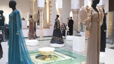Στο-musee-national-de-la-parure,-το-καφτάνι-υπό-το-πρίσμα-της-φαντασίας-του-Νταλί
