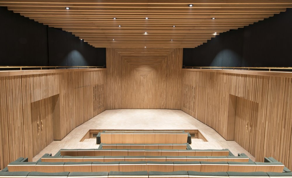 Το-αμφιθέατρο-pierre-berge-ανοίγει-τη-χρονιά-με-τη-σημαία-του-διαλόγου-μεταξύ-των-τεχνών