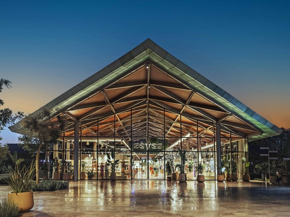 le-marche-dar-essalam-ouvre-son-aile-ouest-et-accueille-le-cinema-pathe