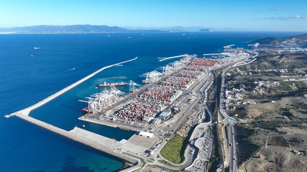 tanger-med-:-comment-le-maroc-sest-impose-comme-une-piece-maitresse-de-la-connectivite-maritime-dans-le-monde