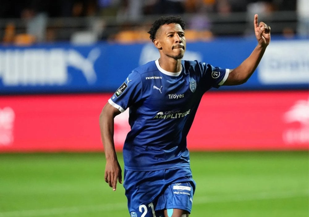 porte-par-le-marocain-tawfik-bentayeb,-troyes-garde-le-cap-en-tete-de-la-ligue-2