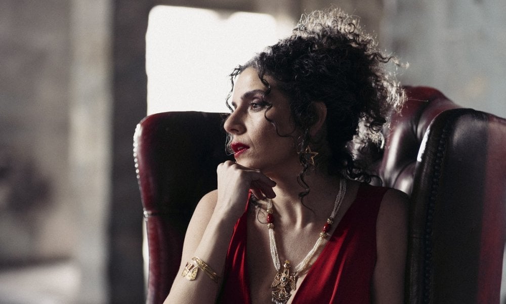 american-arts-center-:-sara-moullablad-devoile-son-nouvel-ep-le-26-mars