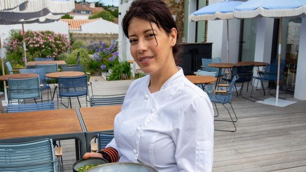 la-cheffe-marocaine-nawal-rezagui-decroche-une-etoile-michelin-et-entre-dans-lelite-mondiale-de-la-gastronomie