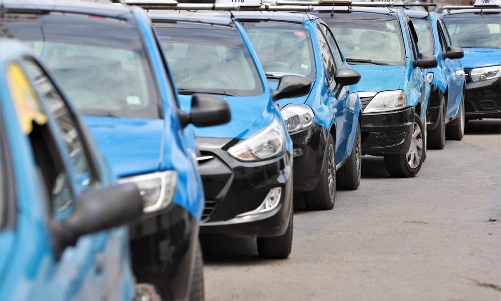 flambee-des-carburants-:-la-double-peine-des-professionnels-de-la-route