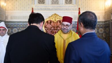 Η-Αυτού-Μεγαλειότητα-ο-Βασιλιάς-δέχεται-πολλούς-ξένους-πρεσβευτές-στο-Ραμπάτ