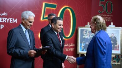 Η-ΑΕΑ-ο-πρίγκιπας-Μουλάι-Ρασίντ-προεδρεύει-στο-επίσημο-δείπνο-που-παρέθεσε-η-ΑΜ.-ο-βασιλιάς-στους