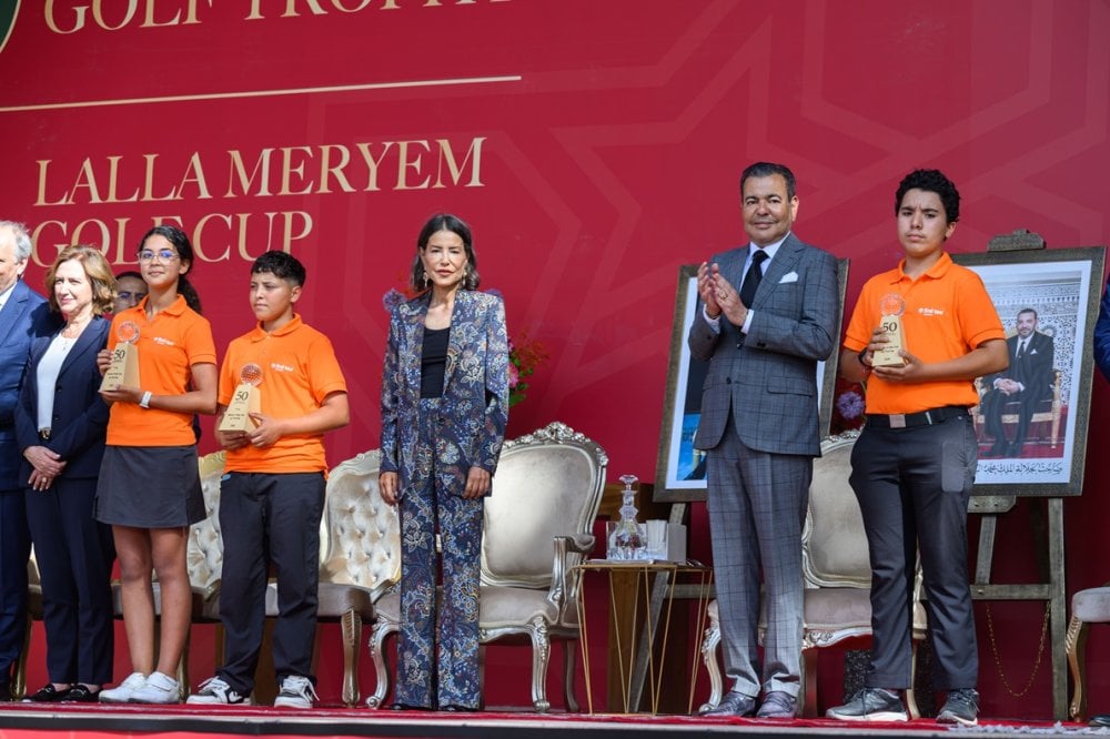 llaa.rr-le-prince-moulay-rachid-et-la-princesse-lalla-meryem-president-la-ceremonie-de-remise-des-prix-de-la-50e-edition-du-trophee-hassan-ii-et-de-la-29e-edition-de-la-coupe-lalla-meryem-de-golf