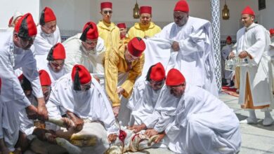 sm.-le-roi,-amir-al-mouminine,-accomplit-la-priere-de-l