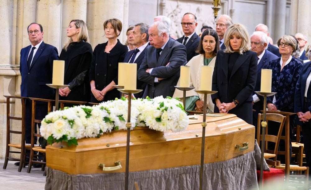 Η-ΑΒΥ.-η-Πριγκίπισσα-Λάλλα-Μερυέμ-εκπροσωπεί-τον-Αυτού-Μεγαλειότατο-τον-Βασιλιά-στην-κηδεία-της-κας-Μπερναντέτ-Σιράκ