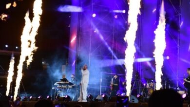 mawazine-:-douzi-et-cheb-khaled-enflamment-la-scene-du-grand-stade-prince-moulay-abdellah-de-rabat