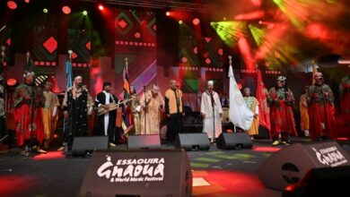festival-gnaoua-:-une-nuit-dhommage-a-maalem-mustapha-baqbou,-legende-du-guembri