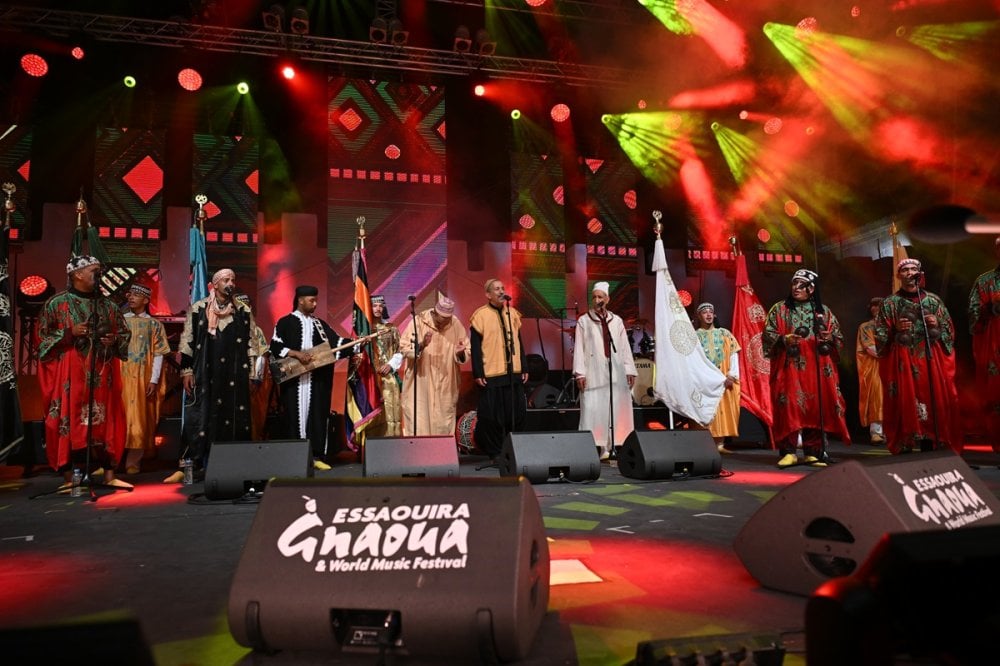 festival-gnaoua-:-une-nuit-dhommage-a-maalem-mustapha-baqbou,-legende-du-guembri