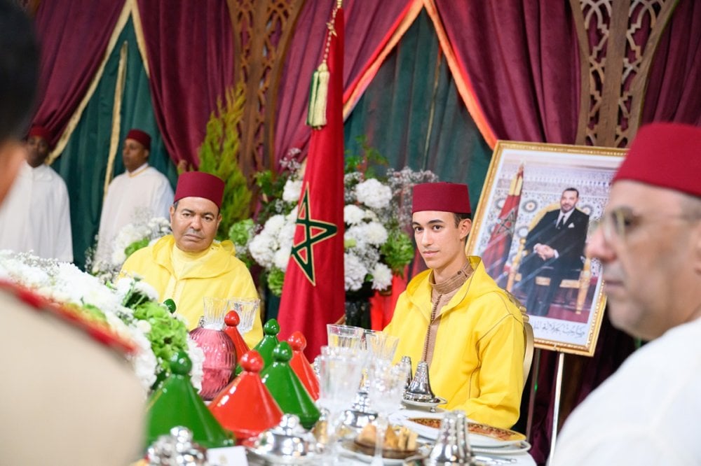 fete-du-trone-:-dejeuner-offert-par-le-chef-du-gouvernement-en-presence-de-sar-le-prince-heritier-moulay-el-hassan-et-de-sar.-le-prince-moulay-rachid