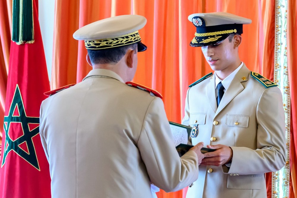 sm.-le-roi-recoit-les-voeux-de-la-famille-des-forces-armees-royales