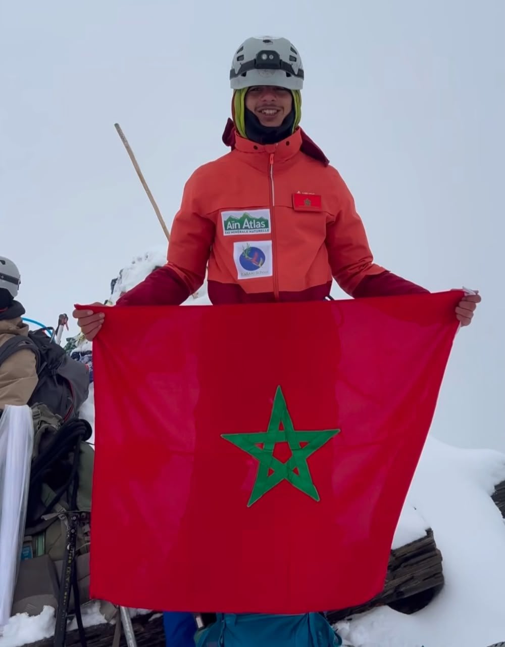 lalpiniste-marocain-youssef-tazi-conquiert-lhimalaya-a-seulement-15-ans